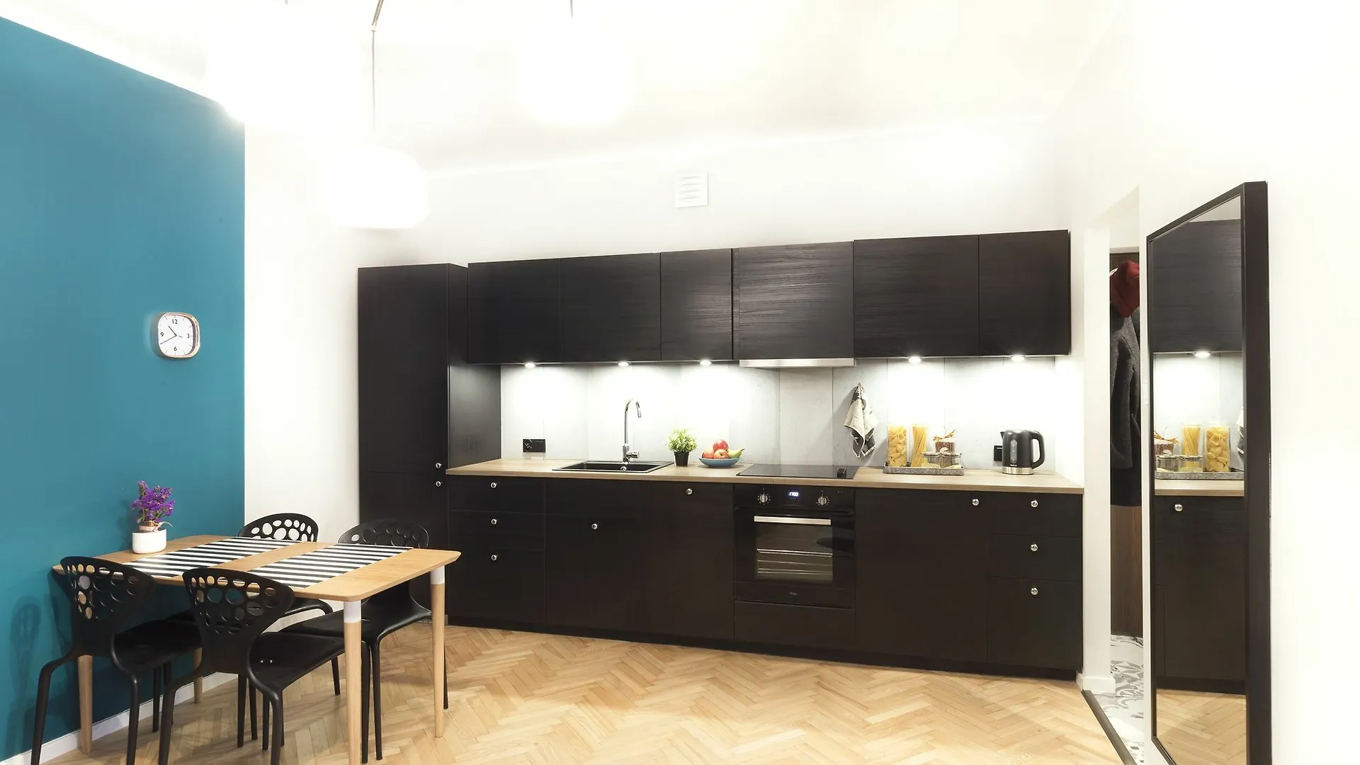 Fox Center Apartments Warsaw